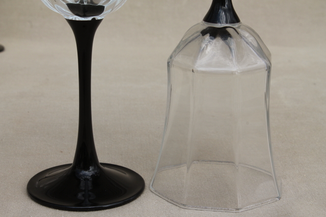 12 Octime Arcoroc wine glasses or water goblets, black glass stems w/ crystal clear bowls