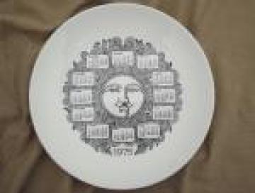 1975 calendar plate, hippie vintage retro sun face wall hanging plate