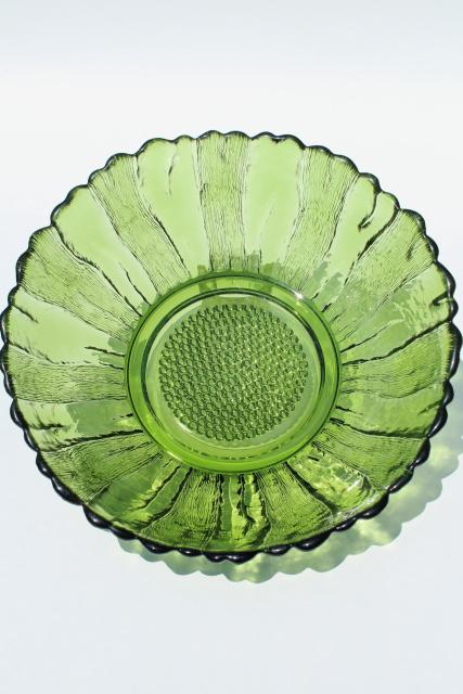 60s 70s vintage flower power green glass daisy shape serving bowl for snacks or salad