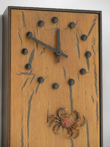 60s-70s vintage wall clock w/ lobster and crab, rustic driftwood plastic