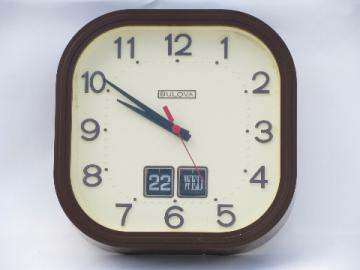 70's retro Bulova battery wall clock, time & date