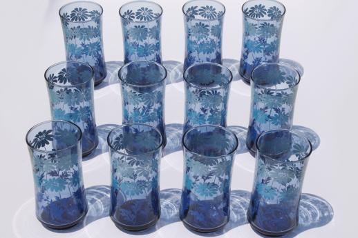 70s vintage Libbey drinking glasses set of 12, retro blue fade color w/ daisy print