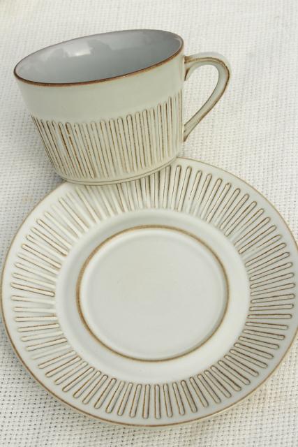 Cleopatra Fris Holland pottery, mod vintage ceramic coffee cups & saucers