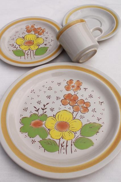 Country Meadows vintage Japan stoneware pottery dinnerware set w/ retro daisy flowers