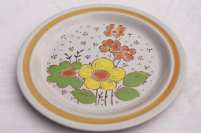 Country Meadows vintage Japan stoneware pottery dinnerware set w/ retro daisy flowers