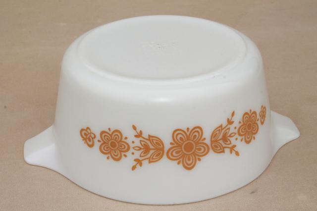 Pyrex butterfly gold 474 casserole bowl 1.5 lt, vintage kitchen glass