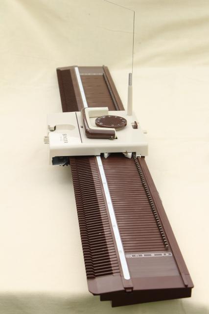Singer HK-100 knitting machine, tabletop hand knit frame w/ accessories, instructions