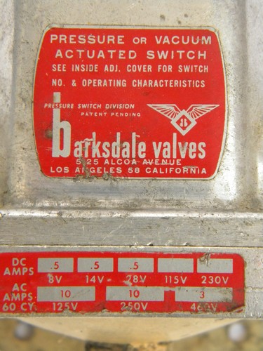 Barksdale pressure or vacuum activated switch D2H-H18