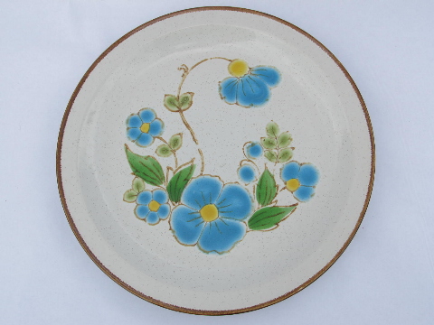 Blue Dawn blue flower chop plate, 70s vintage Stoneybrook stoneware