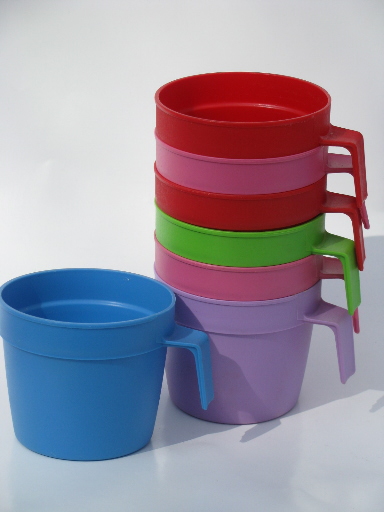rubbermaid cups, stackable Bright vintage vintage plastic  hook  w/ colors cups  picnic mugs