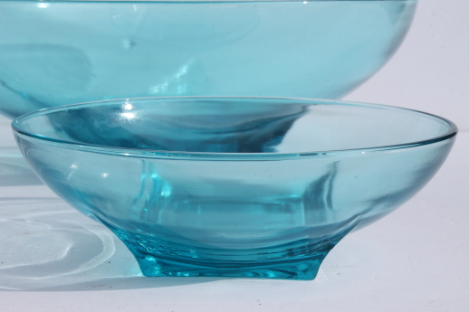 Capri blue Hazel Atlas glass chip & dip bowl set w/ metal rack, mod square foot round bowls