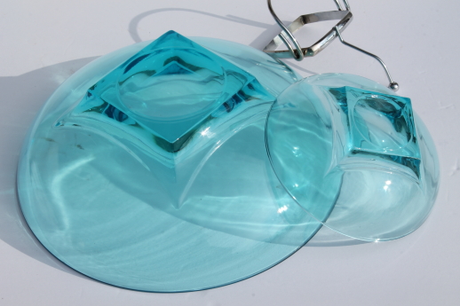 Capri blue Hazel Atlas glass chip & dip bowl set w/ metal rack, mod square foot round bowls