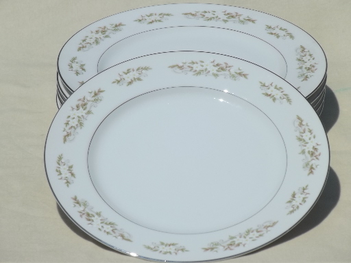 Fine China Japan for International Silver, 326 Springtime dinner plates