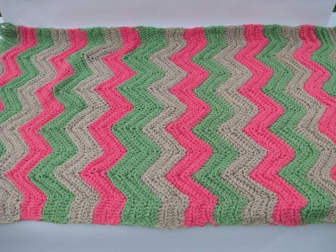 Funky retro preppy vintage pink & green thick cotton yarn crochet throw rug