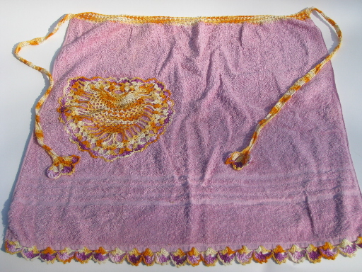 Funky retro pretty terrycloth bath towels w/ crochet, crocheted baskets