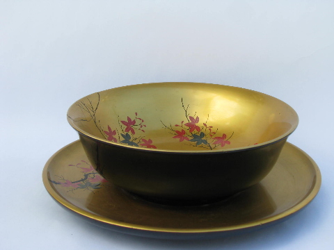 Gold lacquer salad bowls set, vintage lacquerware, made in Occupied Japan