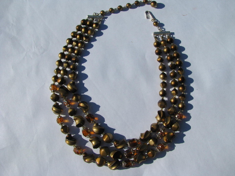 Gold tone chains of pearls, 50s-60s vintage plastic pearl bead necklaces lot