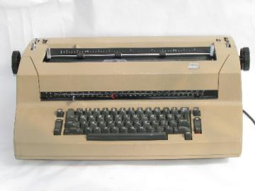 IBM Selectric II vintage electric typewriter w/ font ball