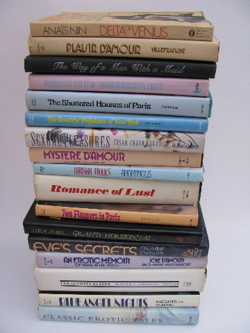 Large lot of erotic novels, french literature etc.