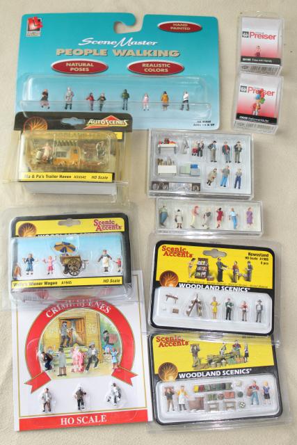 lot HO scale vintage model railroad miniatures, mini figures people & accessories