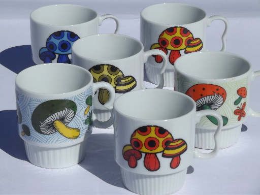 Magic mushrooms 70s vintage ceramic cups w/ poison spotted toadstools