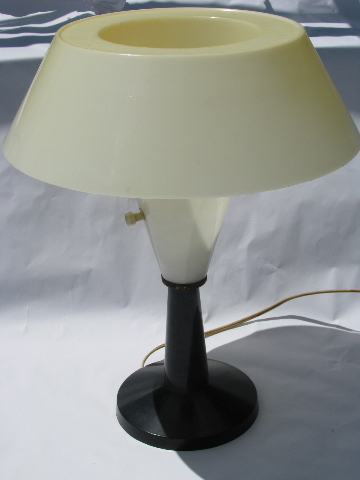 Mid-century modern 60s vintage all plastic desk or table lamp, very mod!