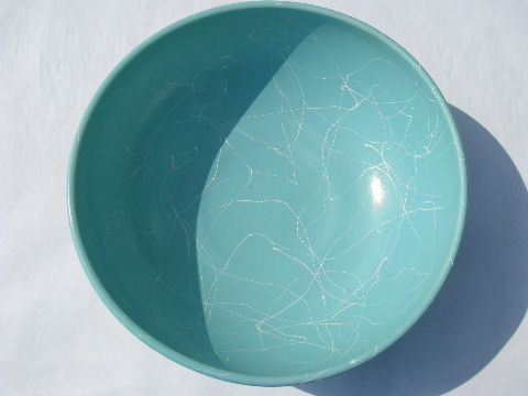 Mod 1950s drizzle string pattern turquoise / white bowl, vintage Hazel Atlas kitchen glass