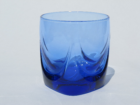 Mod swung shape aqua art glass tumblers, retro vintage Viking glasses