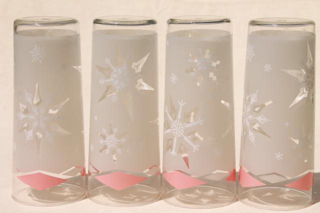 mod vintage starburst stars drinking glasses, retro pink & white pattern glass tumblers