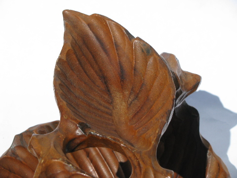 Natural tropical wood bowl, mod 70s vintage hand-carved freeform leaf