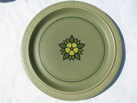 Nordic Green, danish mod style 70s vintage Pfaltzgraff dinnerware, set for 6