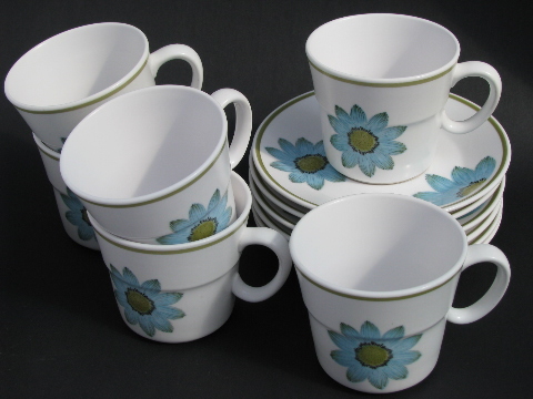 Noritake up-sa daisy china cups & saucers, mod flowers