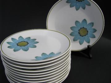 Noritake up-sa daisy china salad plates, mod flowers