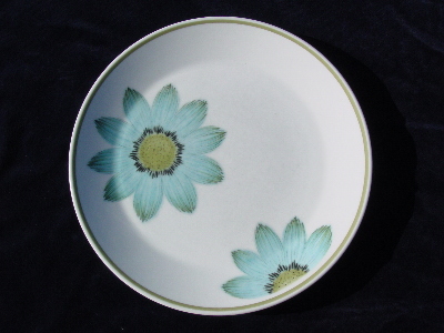 Noritake up-sa daisy mod flowers china salad plates