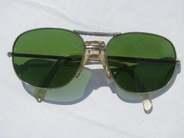 Pair of vintage men's aviator sunglasses/sun glasses w/green lenses - Japan