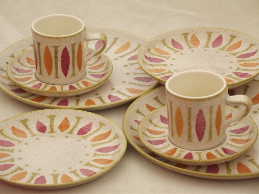 Pepe Red Wing pottery dinnerware, 60s mod  design in pink, orange, lime!