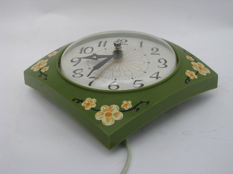 Pert flower power 1960s vintage kitchen electric wall clock