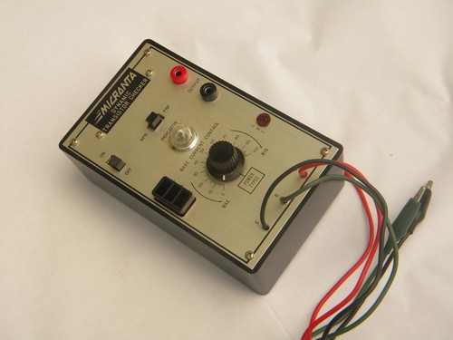 Retro 1970s Radio Shack/Micronta dynamic transistor checker w/manual