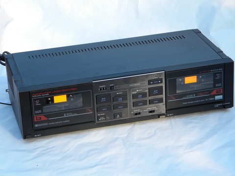Retro 1970s vintage Sansui D-70BW dual cassette tape deck
