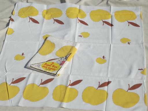Retro 60s kitchen linens lot, apple print vintage yellow-gold  dish towels
