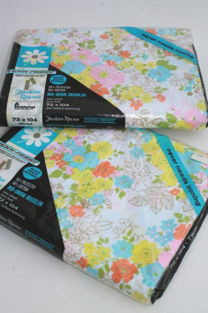 retro 70s 80s flowered print bed sheets, sealed vintage bedding, flat sheet set of two