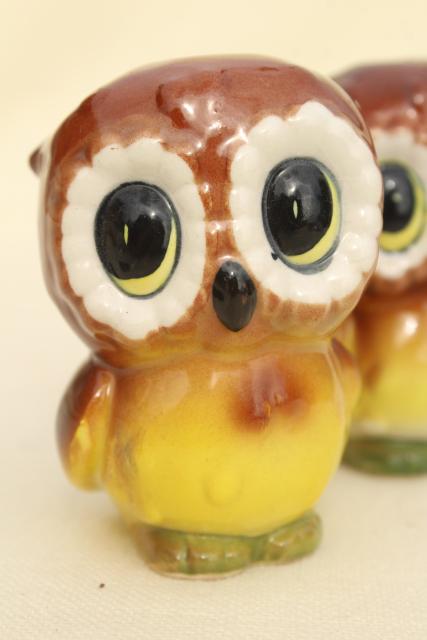 retro 70s owls, vintage Japan ceramic S&P shakers, wide eyed baby owlets