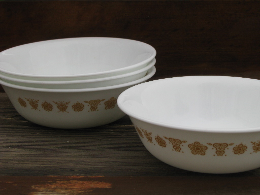 Retro butterflies Corelle butterfly gold glass bowls in large and small