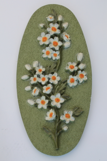 Retro daisy wall art, 60s 70s vintage chalkware wall plaques, daisies on lime green