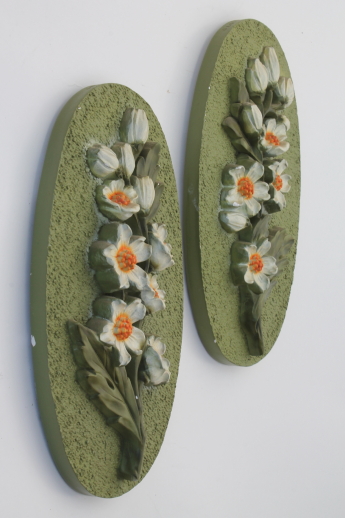 Retro daisy wall art, 60s 70s vintage chalkware wall plaques, daisies on lime green