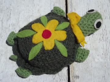Retro felt wool crochet toy turtle, vintage sewing pincushion, cute!