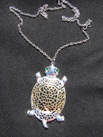 Retro hippie vintage costume jewelry, 70s turtle pendant necklace w/ long chain