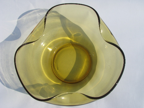 Retro pinch shape chip & dip bowls set, 60s Accent Modern amber glass