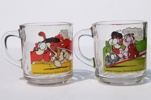 Retro vintage Anchor Hocking glass mugs w/ Garfield the cat