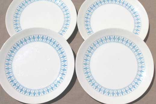 Richelieu fleur de lis pattern dinner plates, vintage Homer Laughlin blue & white china